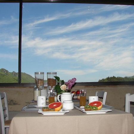 Marsat Domaine Des Massols B&B 외부 사진