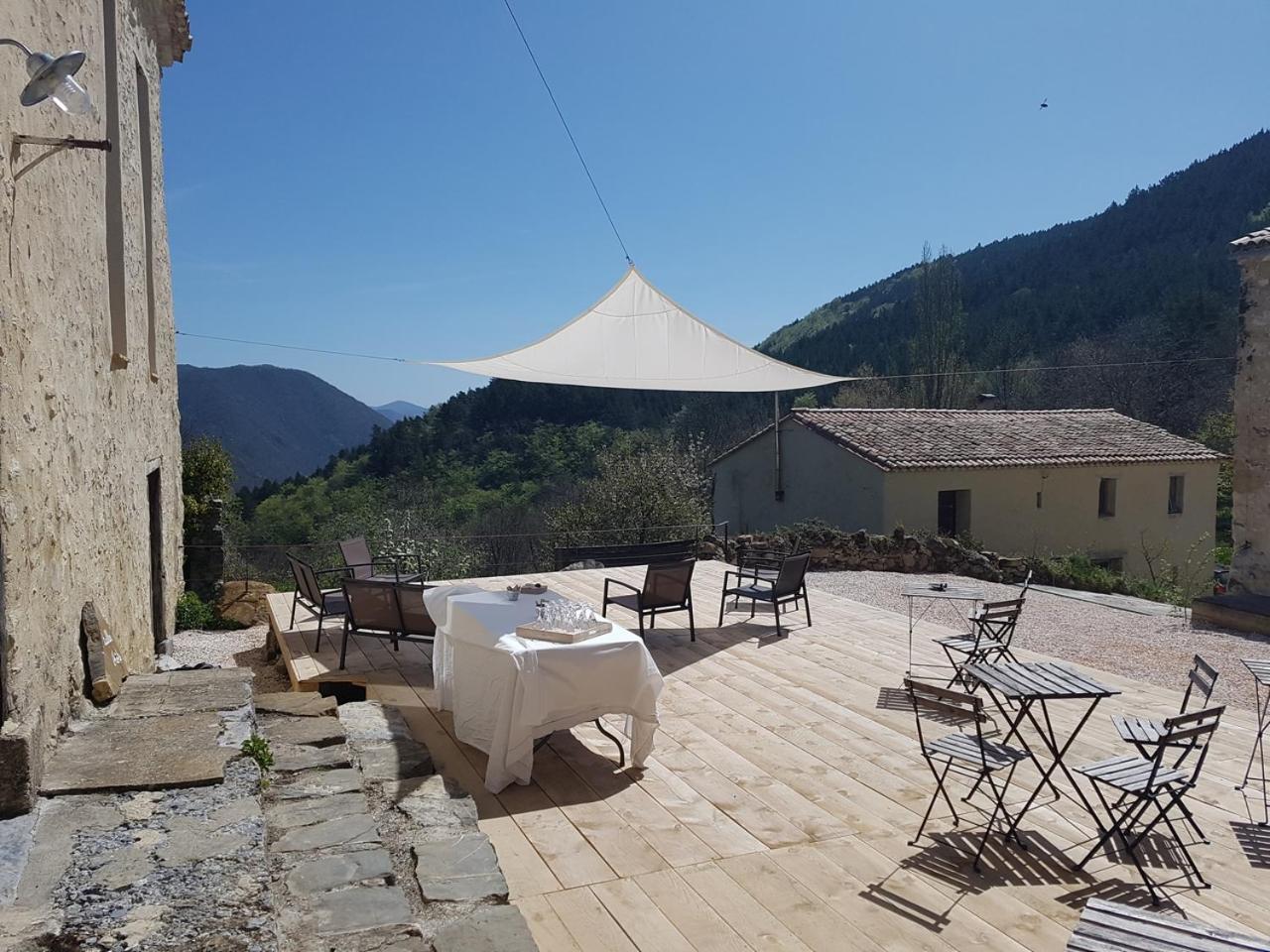 Marsat Domaine Des Massols B&B 외부 사진