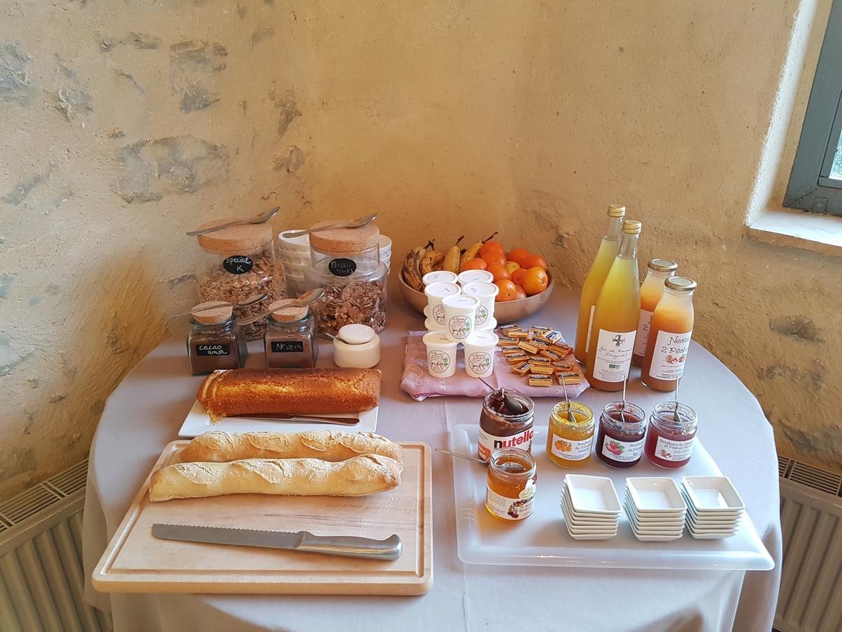 Marsat Domaine Des Massols B&B 외부 사진